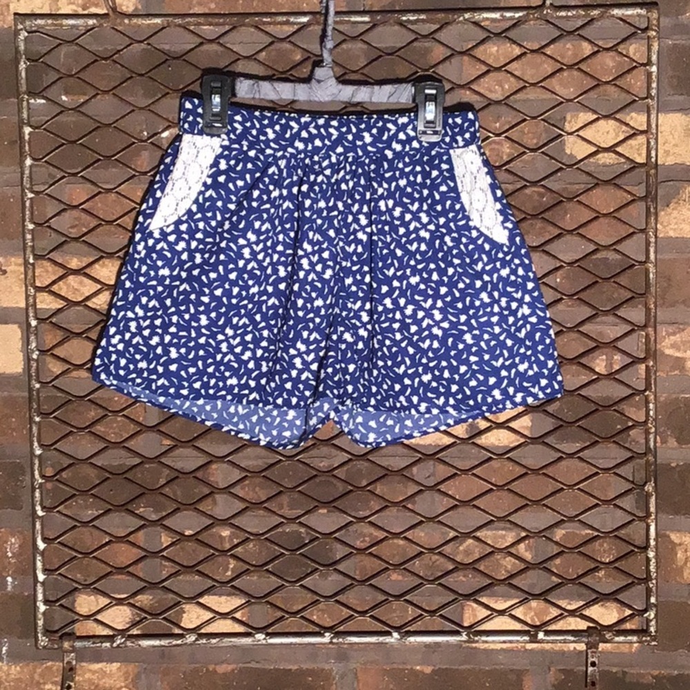 EM shorts elastic waist royal blue lace detail S